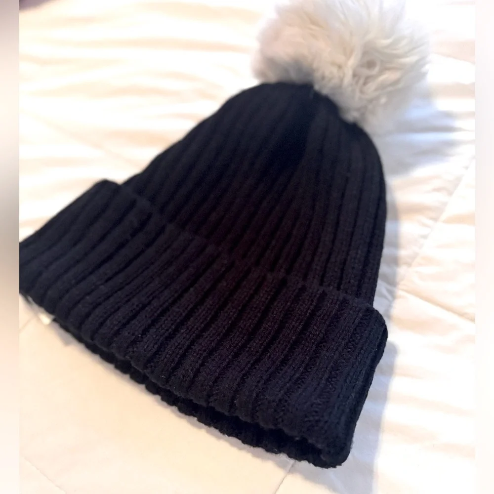 14th & UNION Black Beanie Hat w White Faux Fur Pom Pom Top